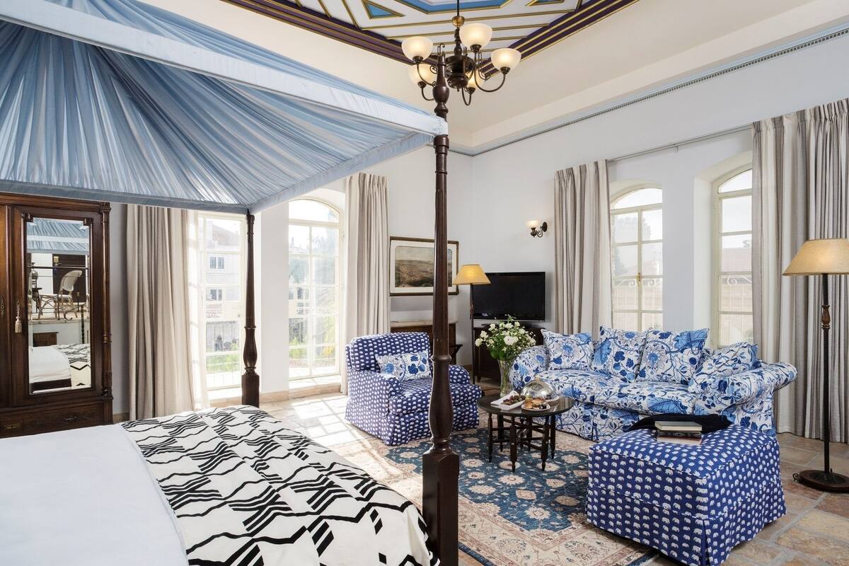 1 bedroom, premium bedding, minibar, in-room safe