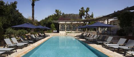 Seasonal outdoor pool