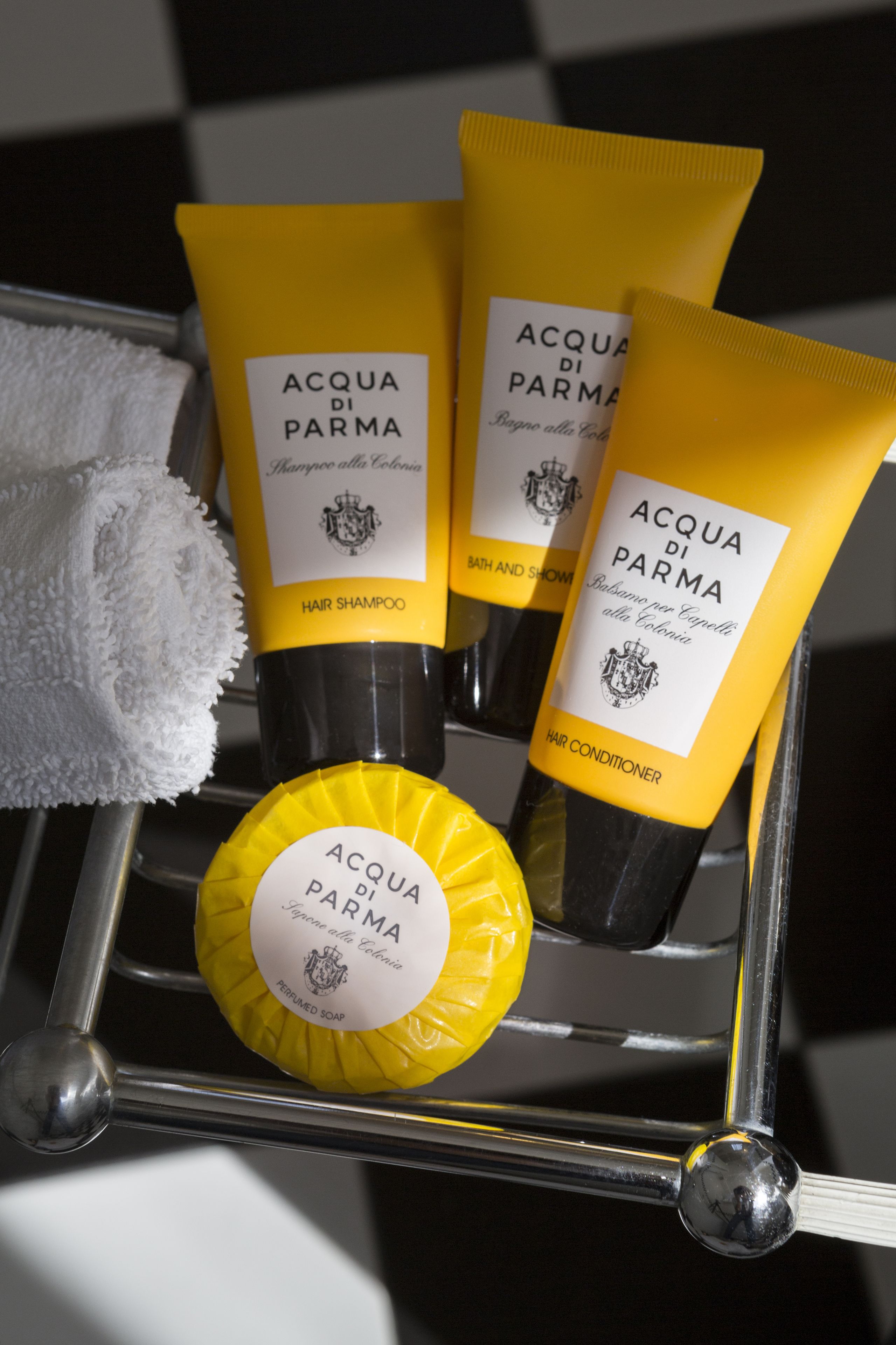 standard single room, 1 single bed | bathroom | designer toiletries, hair dryer, bathrobes, slippers