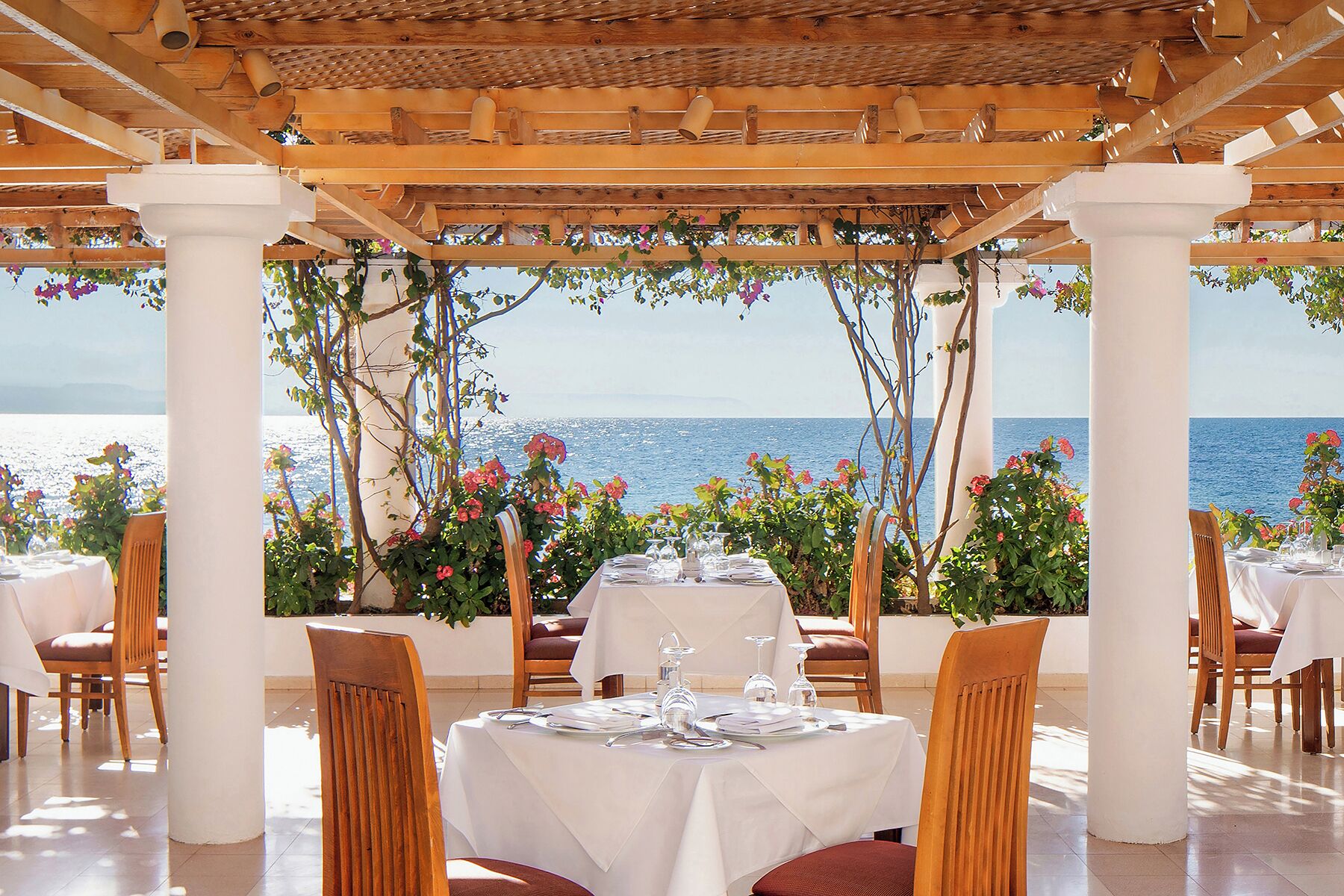 breakfast, lunch, dinner served; local and international cuisine