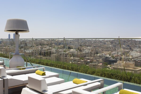 Outdoor pool - Grand Palace Hotel (Amman)