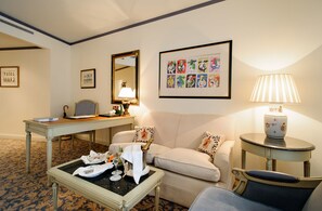 Minibar, in-room safe, iron/ironing board, free WiFi