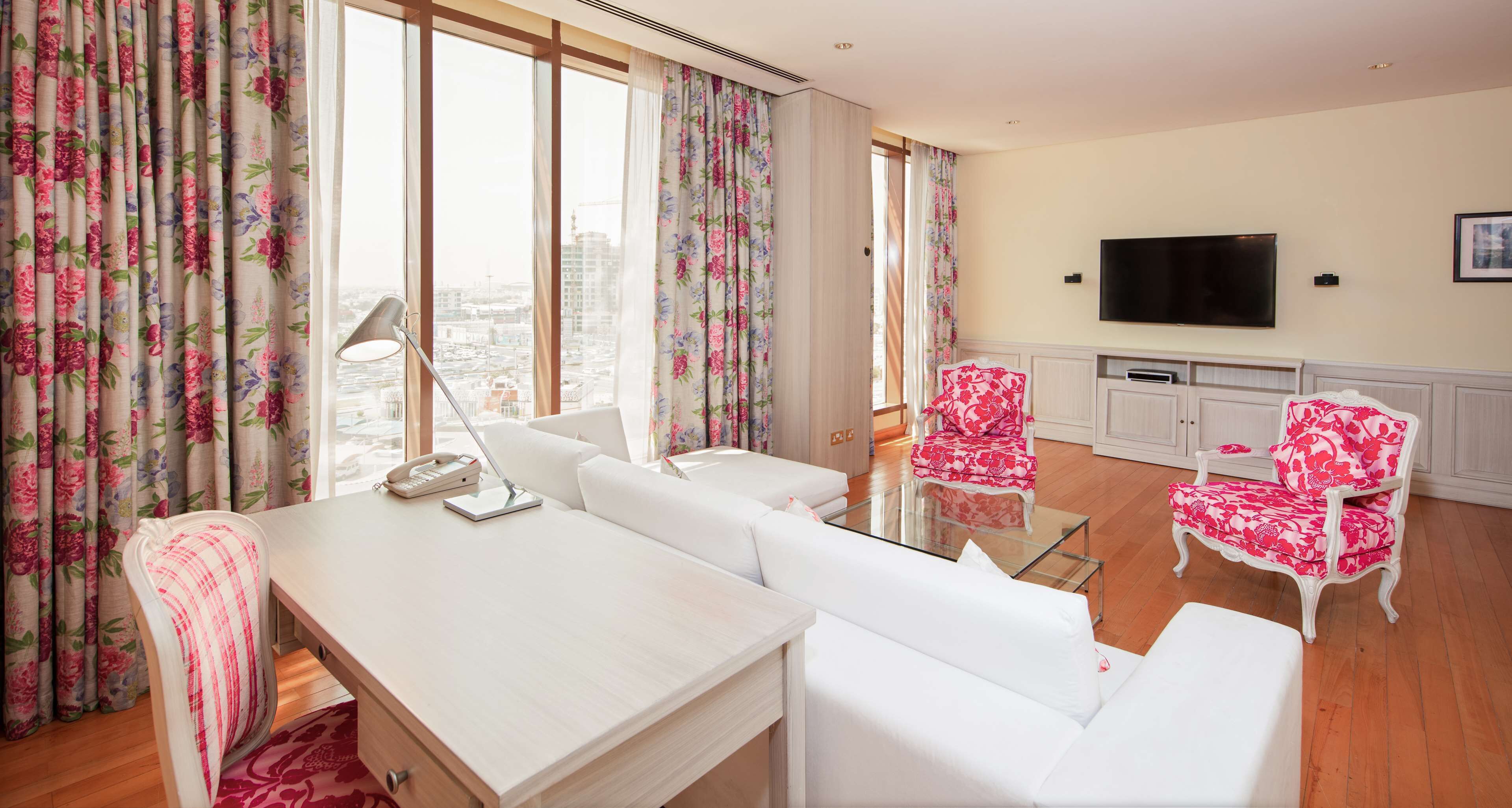 Suite (Theme) | 1 bedroom, Egyptian cotton sheets, premium bedding, down comforters