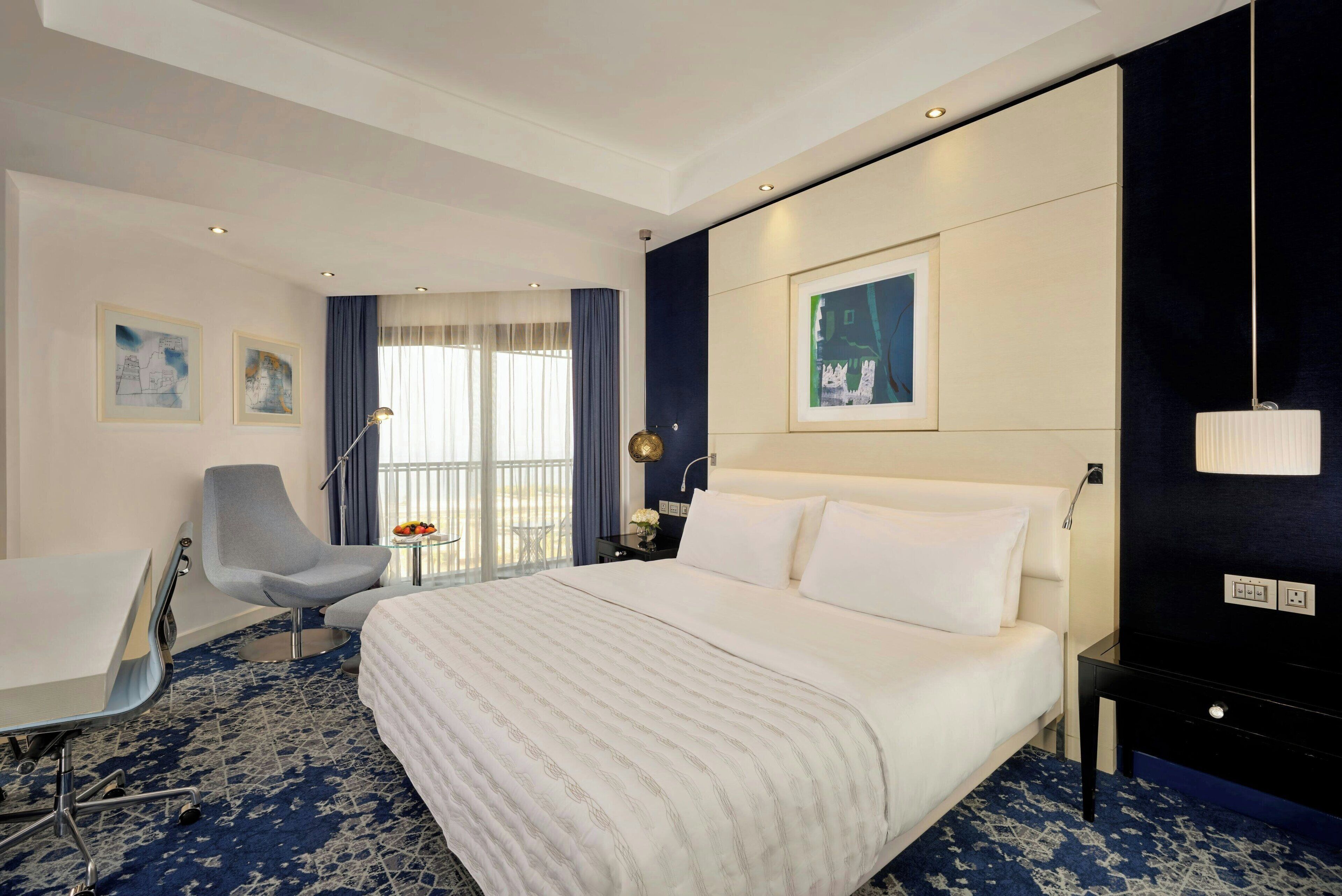 Club-værelse - 1 kingsize-seng | Minibar, pengeskab på værelset, skrivebord