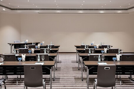 Le Meridien Dubai Hotel Conference Centre - Image 178