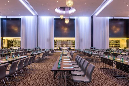 Le Meridien Dubai Hotel Conference Centre - Image 46