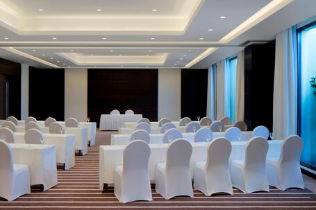 Le Meridien Dubai Hotel Conference Centre - Image 175