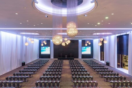 Le Meridien Dubai Hotel Conference Centre - Image 179