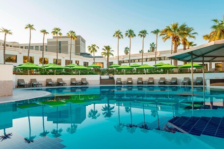 Le Meridien Dubai Hotel Conference Centre - Image 19