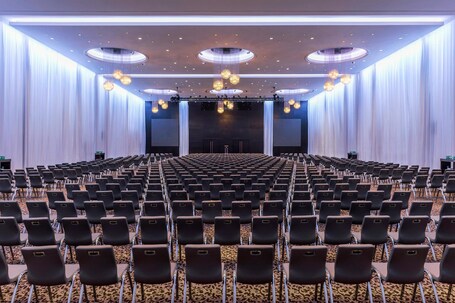 Le Meridien Dubai Hotel Conference Centre - Image 173