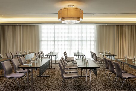 Le Meridien Dubai Hotel Conference Centre - Image 183