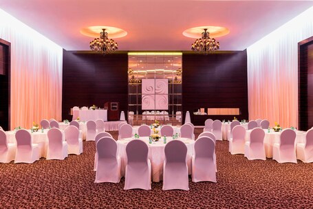 Le Meridien Dubai Hotel Conference Centre - Image 169