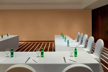 Le Meridien Dubai Hotel Conference Centre - Image 177