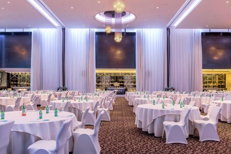 Le Meridien Dubai Hotel Conference Centre - Image 124