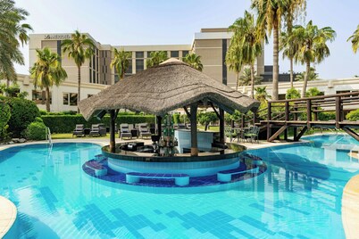 Le Meridien Dubai Hotel & Conference Centre