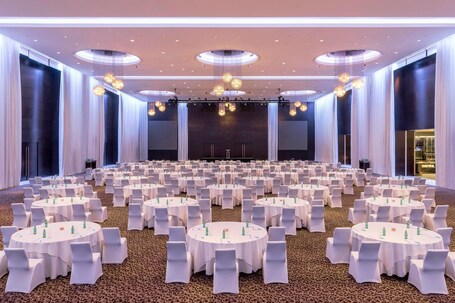 Le Meridien Dubai Hotel Conference Centre - Image 165