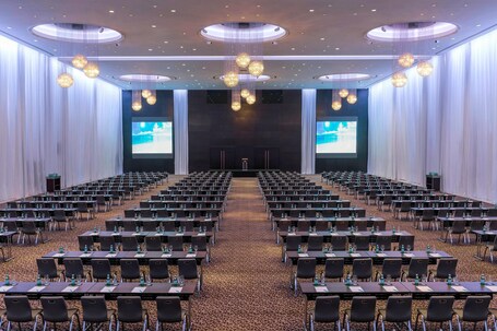 Le Meridien Dubai Hotel Conference Centre - Image 73
