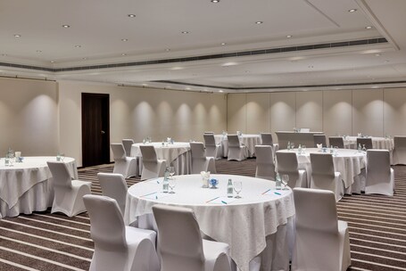 Le Meridien Dubai Hotel Conference Centre - Image 127