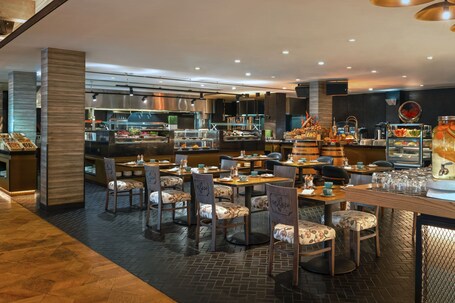 Le Meridien Dubai Hotel Conference Centre - Image 184