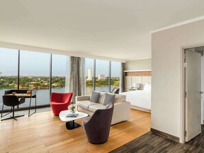 1 bedroom, premium bedding, minibar, in-room safe