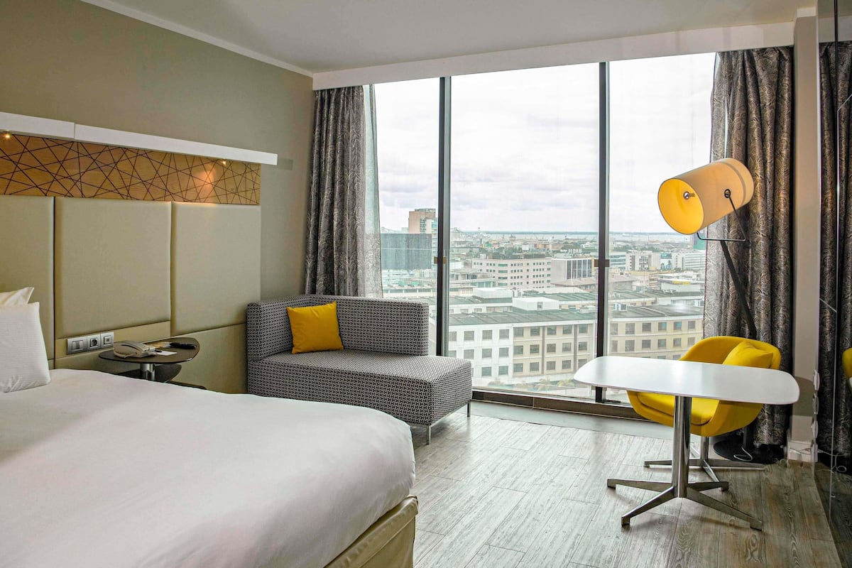 Superior Room, 1 King Bed, City View | Premium bedding, minibar, in-room safe, desk
