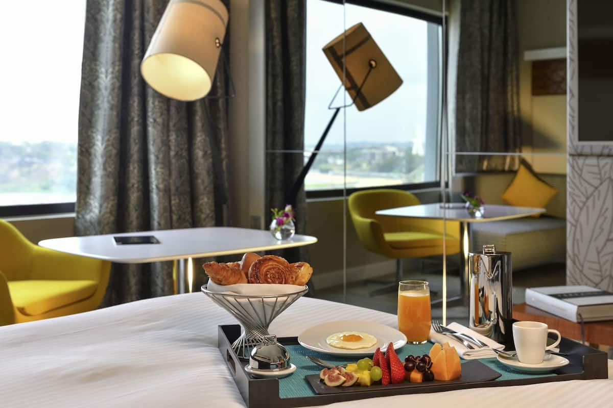 Superior-herbergi - 1 stórt tvíbreitt rúm - útsýni yfir lón (Premium) | 12 svefnherbergi, rúmföt af bestu gerð, míníbar, öryggishólf í herbergi