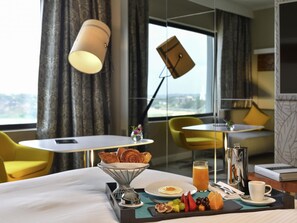 Superior-rum - 1 kingsize-säng - utsikt mot lagunen (Premium) | Sängtillbehör av högsta kvalitet och minibar