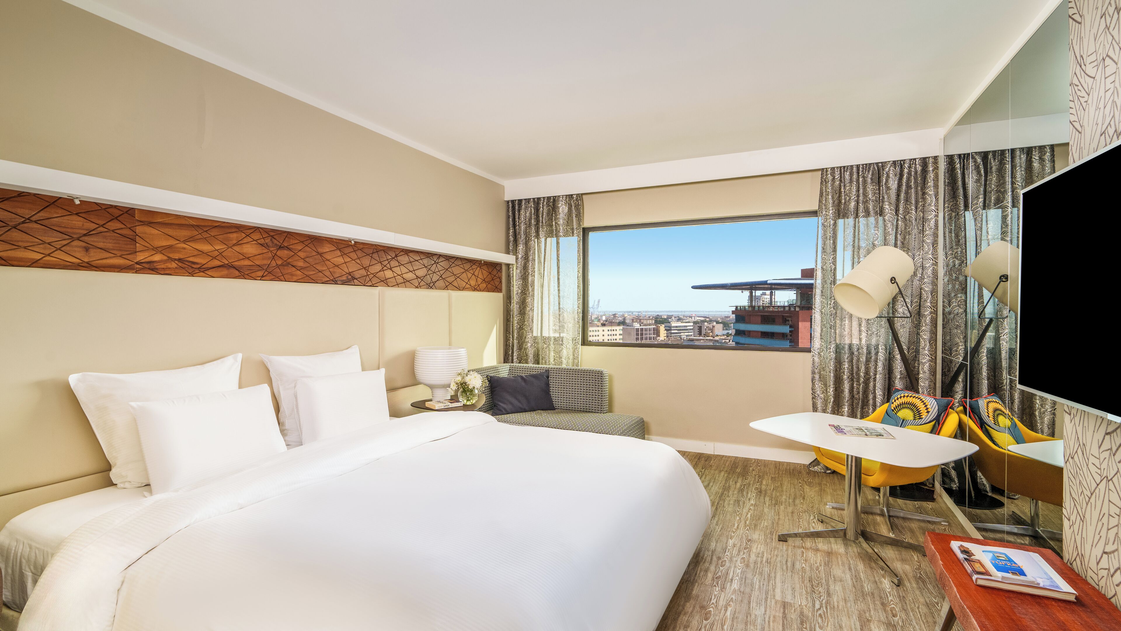 Superior Room, 1 King Bed, City View | Premium bedding, minibar, in-room safe, desk