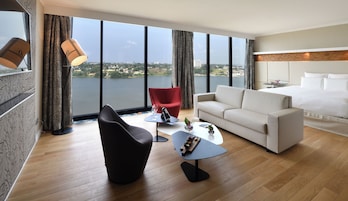 Ropa de cama de alta calidad y minibar
