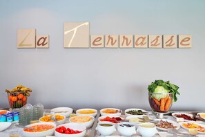 2 restaurants servant le petit déjeuner