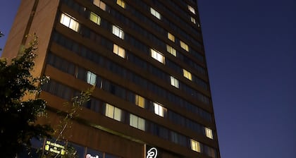 Carlton Hotel
