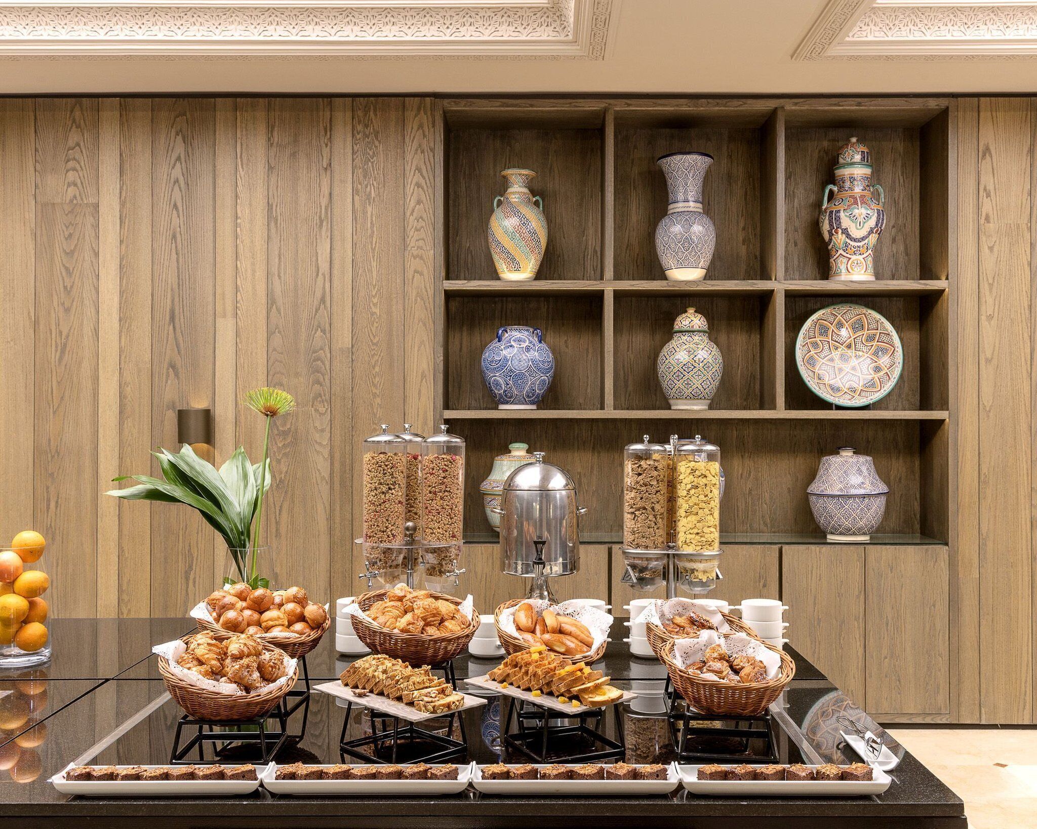 Daily buffet breakfast (MAD 350 per person)