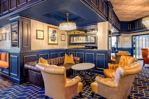 2 bars/lounges, poolside bar