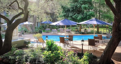 Protea Hotel by Marriott Johannesburg Balalaika Sandton