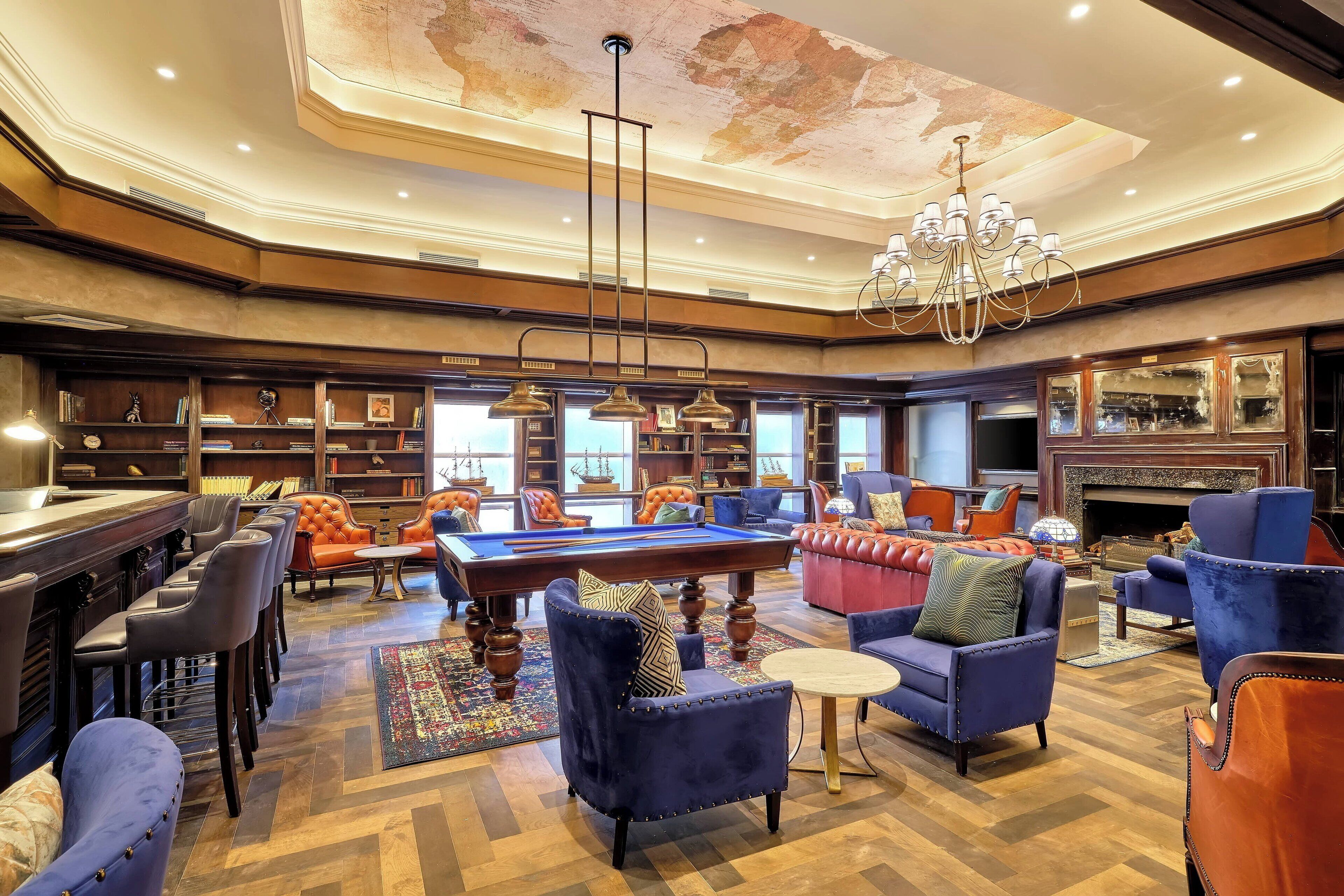 2 bars/lounges, poolside bar