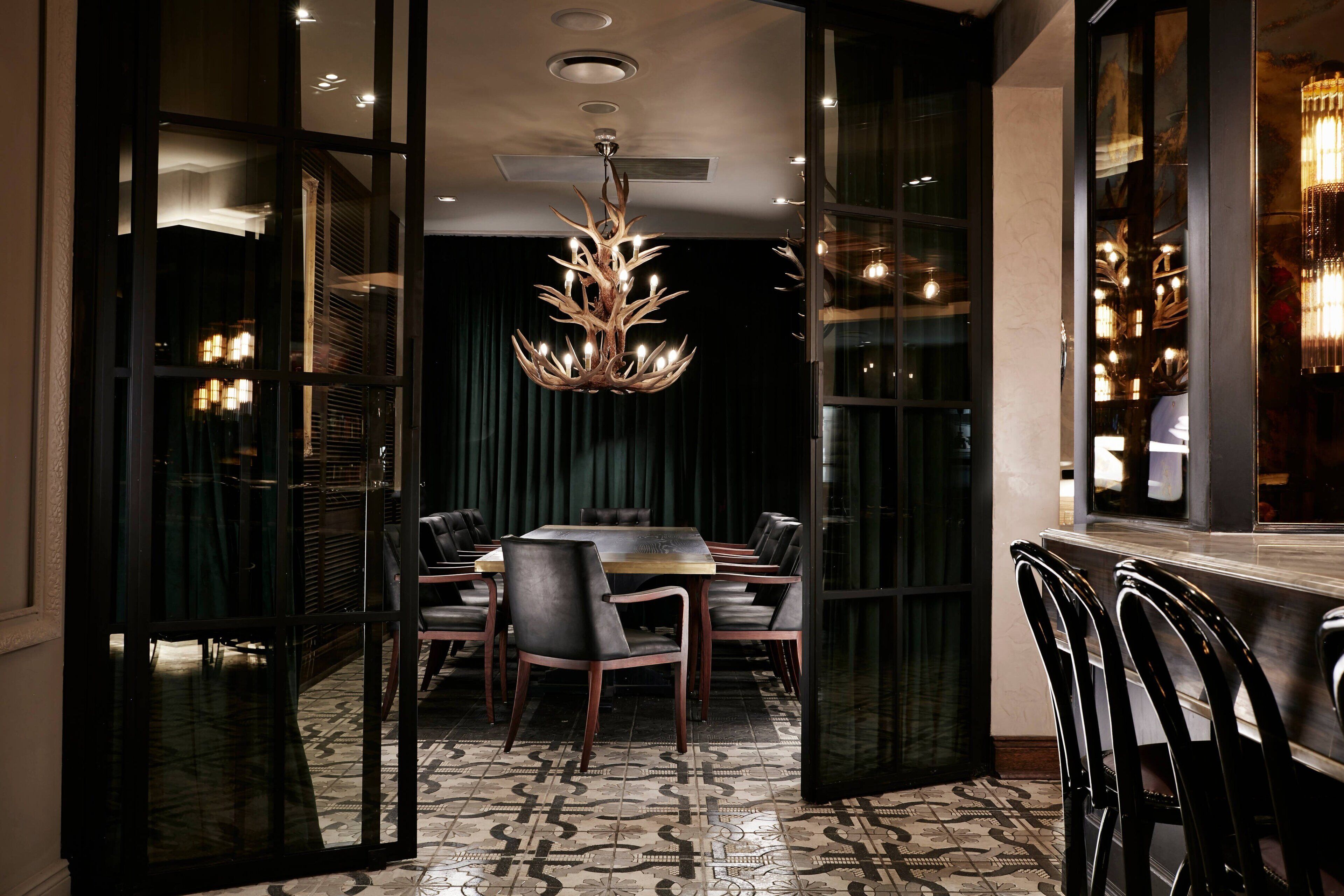 lunch, dinner and brunch served