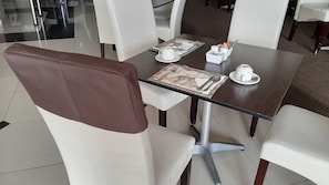 Lunch and dinner served, sea views