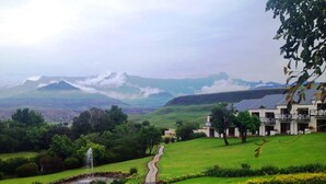 View from property - Mont Aux Sources Hotel (Jagersrust)