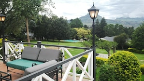 Terrace/patio - Mont Aux Sources Hotel (Jagersrust)