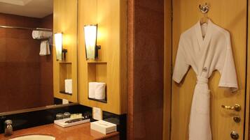 Free toiletries, hair dryer, bathrobes, towels