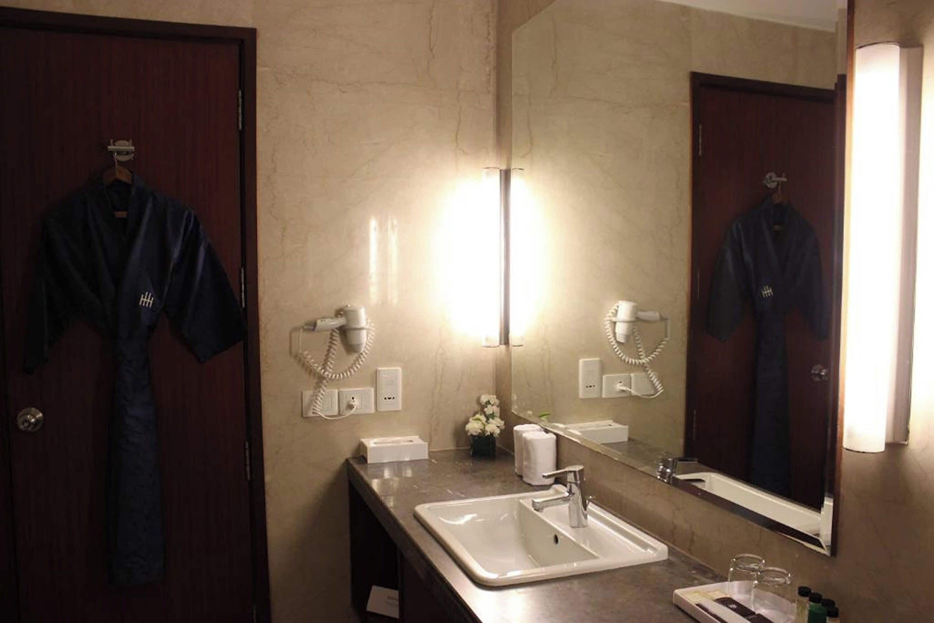 Photo - The Hans Hotel New Delhi