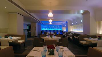 Daily buffet breakfast (INR 900 per person)