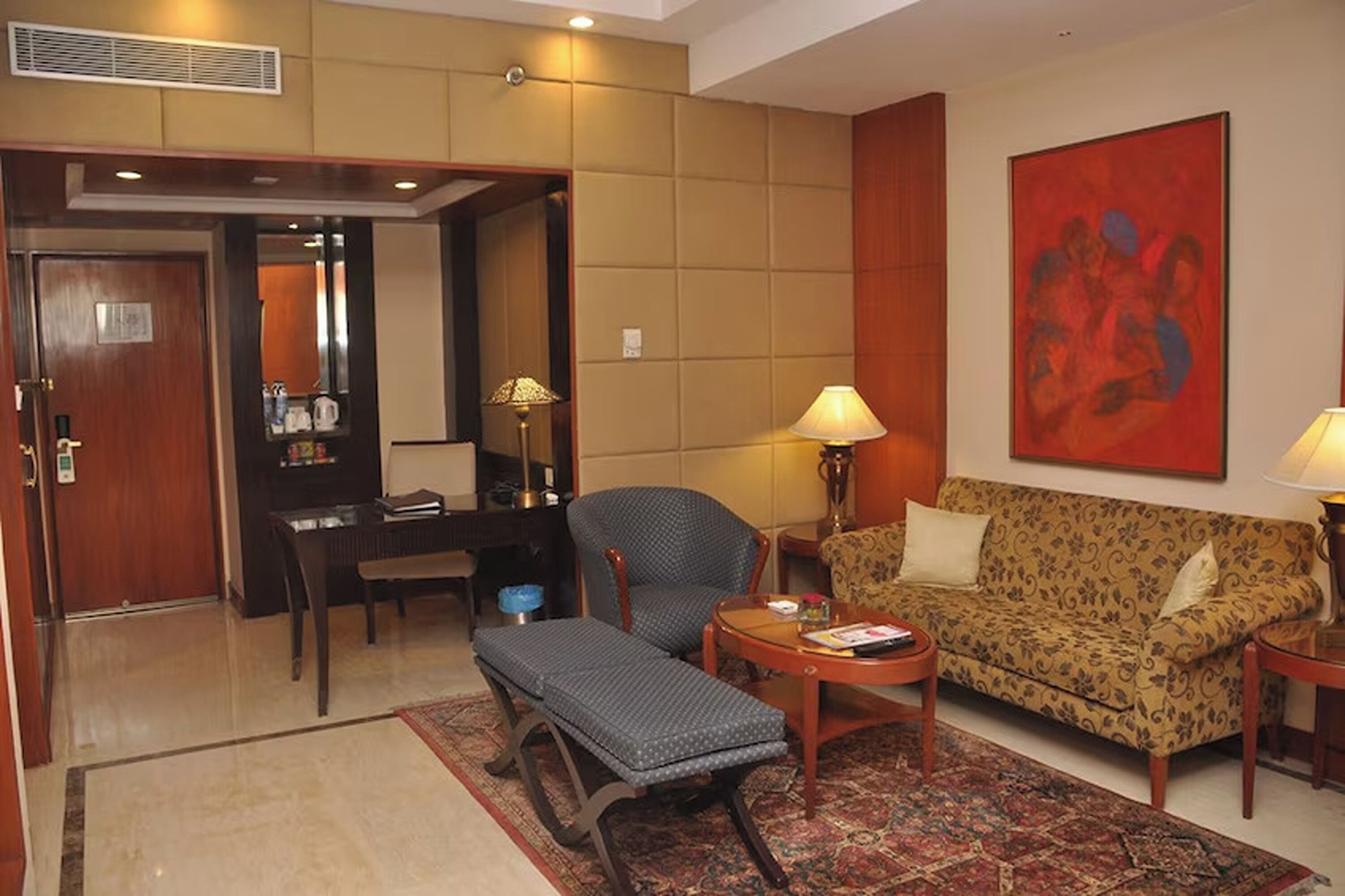 Photo - The Hans Hotel New Delhi