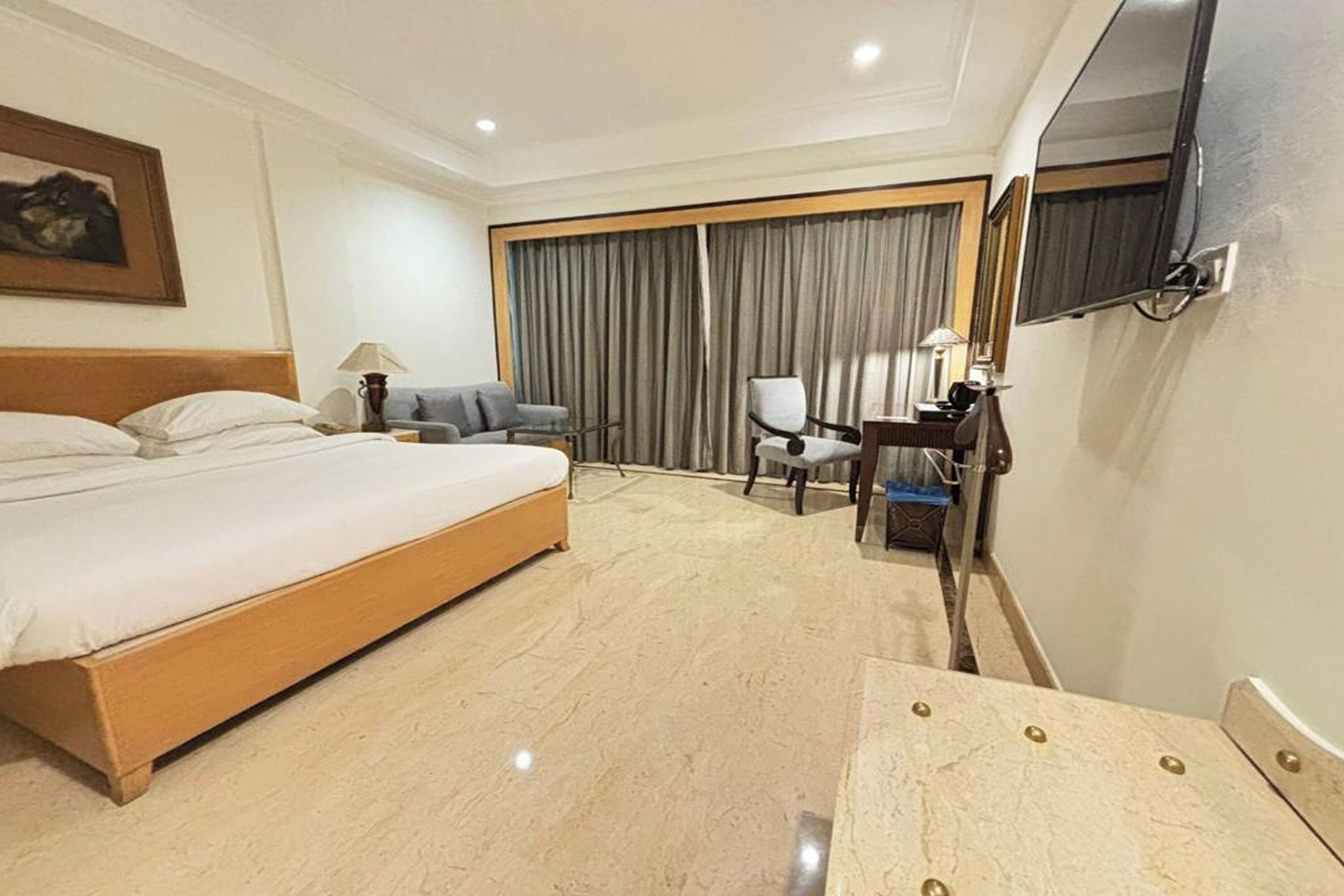 Photo - The Hans Hotel New Delhi
