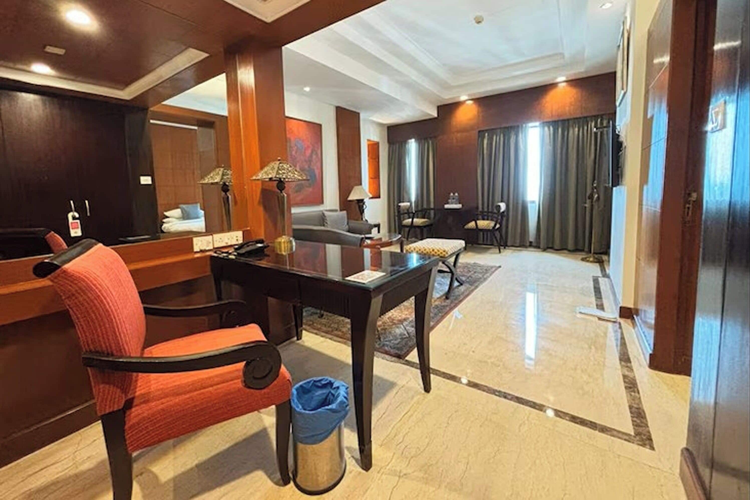 Executive Room | In-room safe, desk, laptop workspace, iron/ironing board