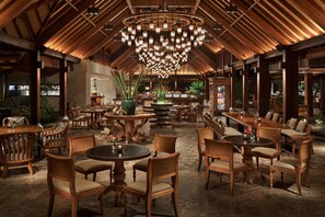 2 restaurants, breakfast, lunch, dinner served; Indonesian cuisine - Hyatt Regency Bali (Denpasar)