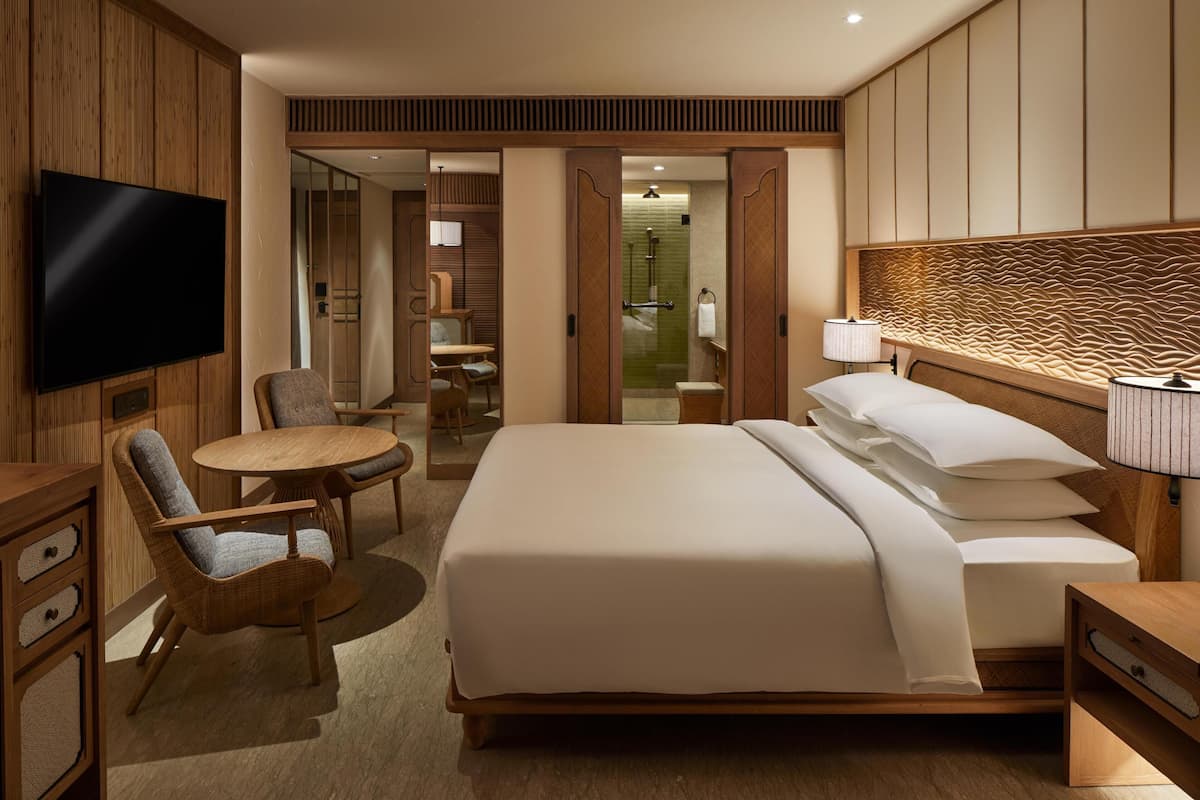 1 bedroom, premium bedding, minibar, in-room safe