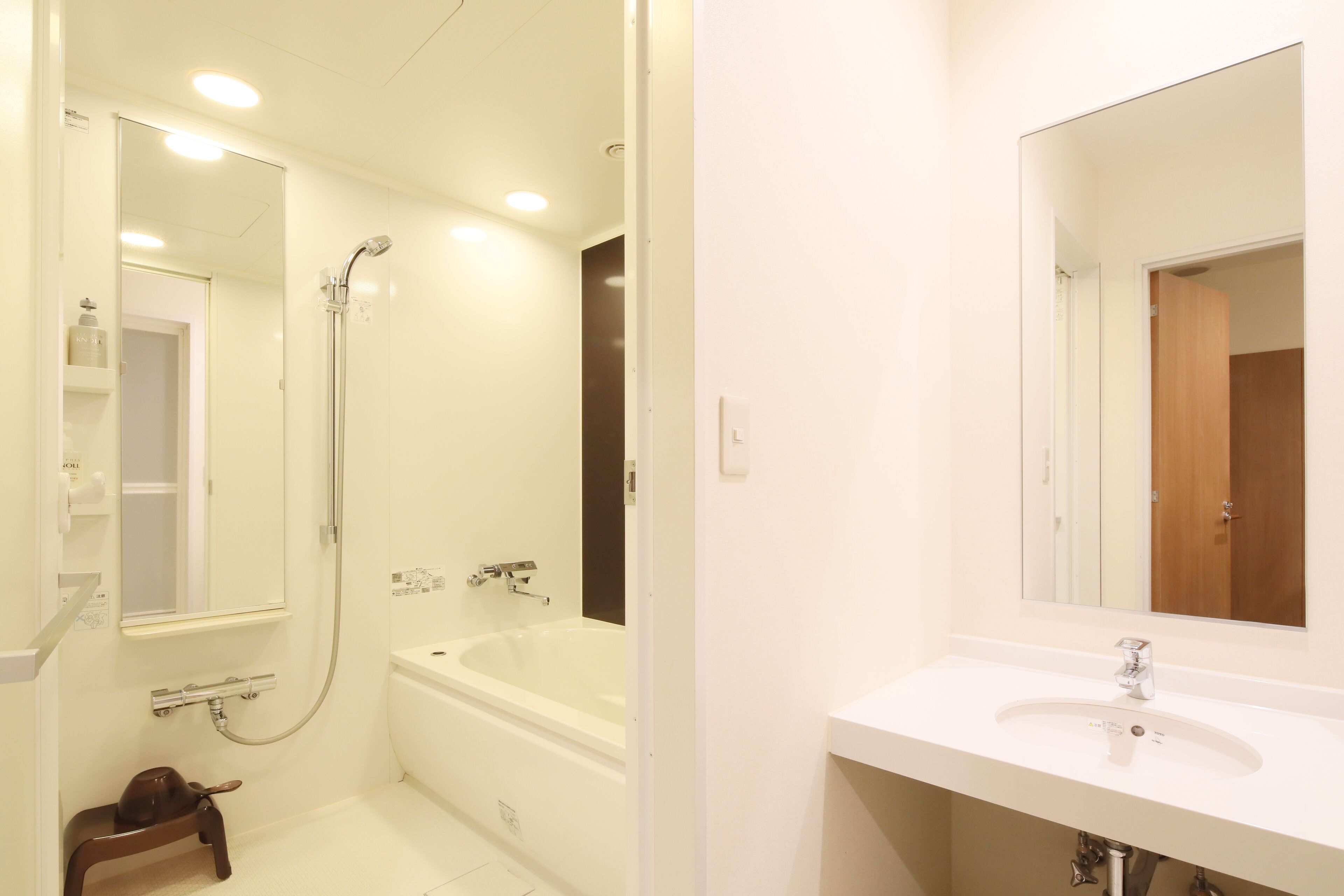 triple room, non smoking | bathroom | free toiletries, hair dryer, slippers, bidet