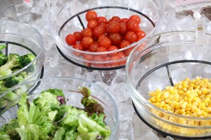 Daily buffet breakfast (JPY 1980 per person)