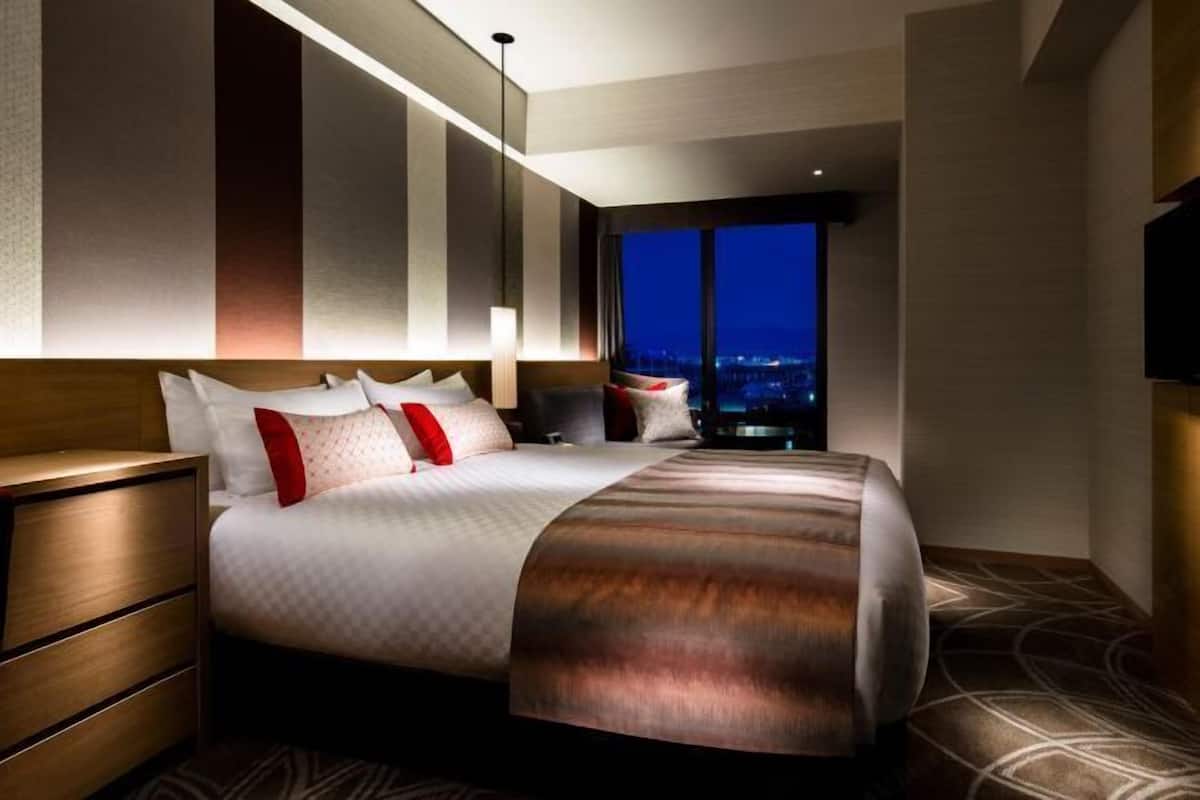Couette en duvet d'oie, coffres-forts dans les chambres, bureau